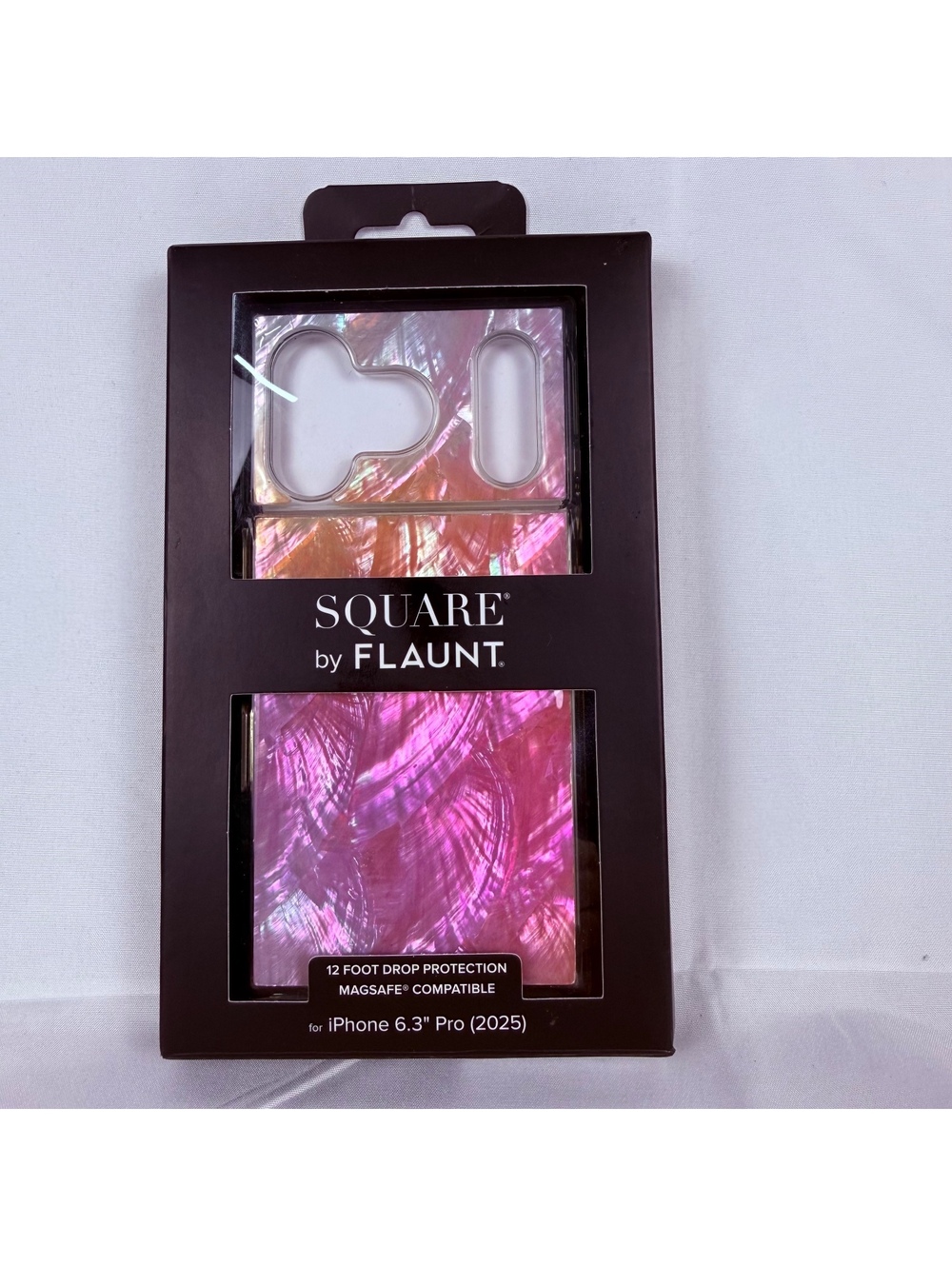 Flaunt The Square Case Pink Mother of Pearl MagSafe for iPhone 6.3" Pro (2025)